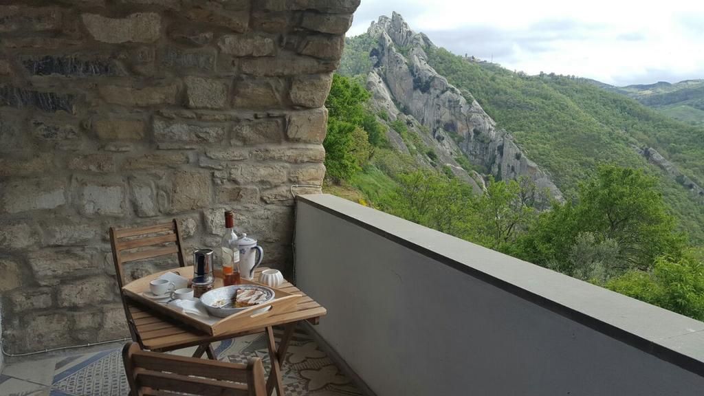 Casa Dell'Avventura Apartamento Castelmezzano Exterior foto